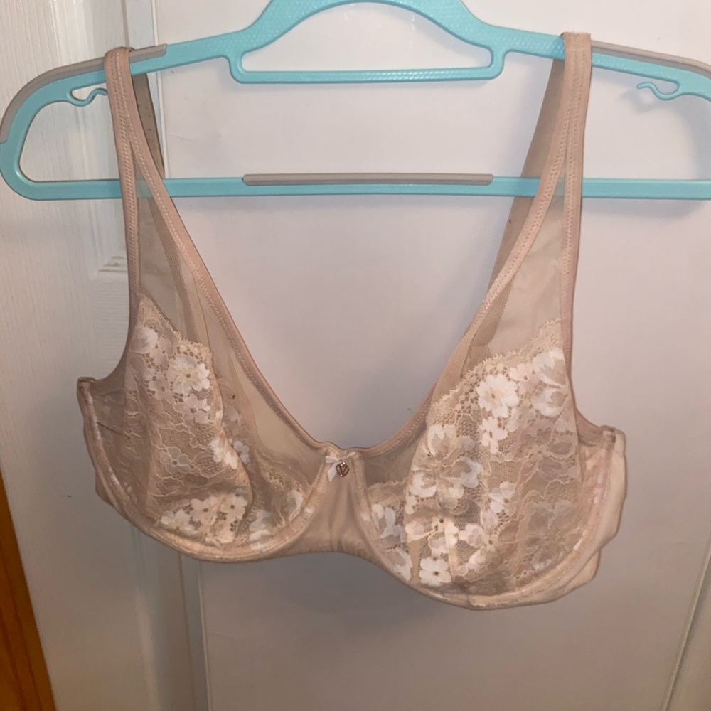 Lace unlined Victoria Secret Bra